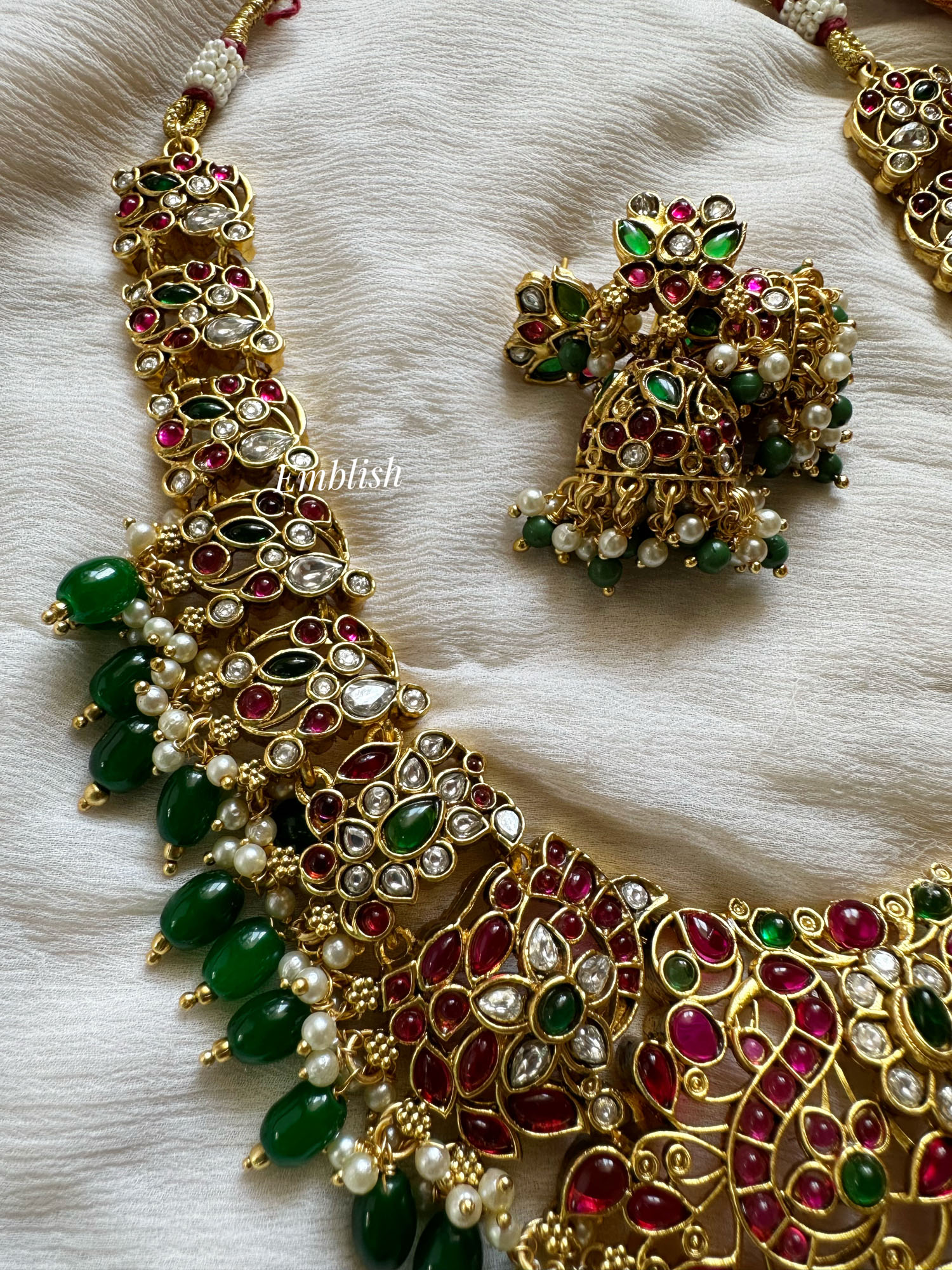 Grand kemp non idol dual beads neckpiece - Green Beads